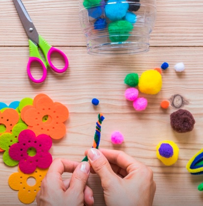 Crianças de férias: aprenda a confeccionar brinquedos em casa para entretê-las