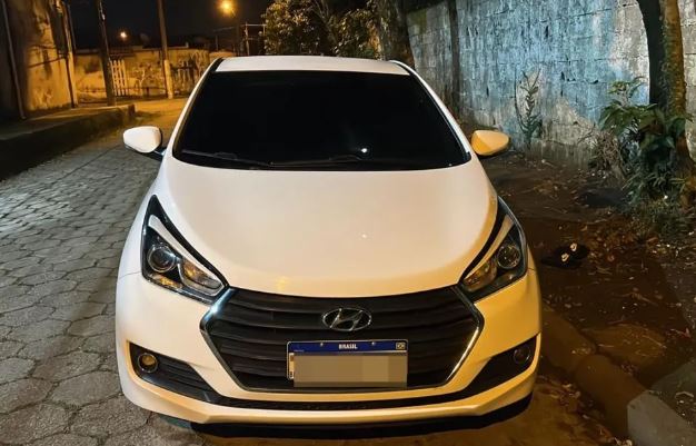 Mulheres são rendidas por quadrilha em São Vicente e carro é roubado