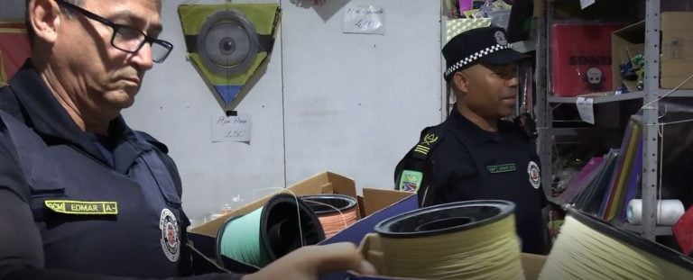 Funcionário público é detido comercializando linhas de cerol