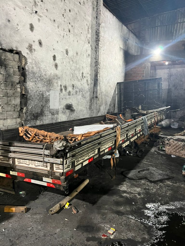 Sete homens foram presos em desmanche de caminhões em Campinas