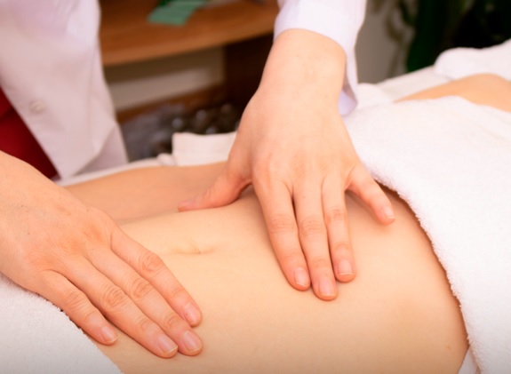 Drenagem linfática: funciona? Emagrece? Esteticista conta tudo