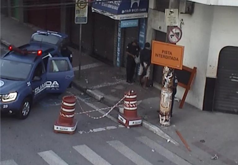 Dupla é presa por furtos no Centro de Santos