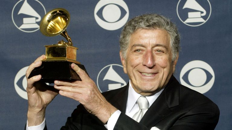 Tony Bennett, mestre no pop americano, morre aos 96 