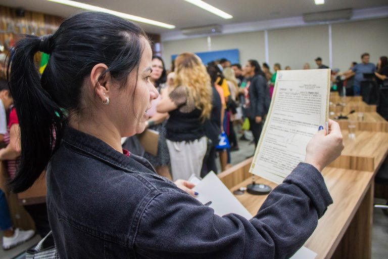 Mais de 250 famílias de São Vicente recebem a regularização fundiária