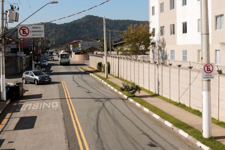 Corredores de ônibus de Santos terão nova iluminação