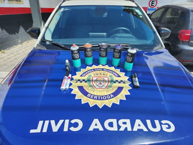 Dupla é presa após ser flagrada cometendo vandalismo em Bertioga