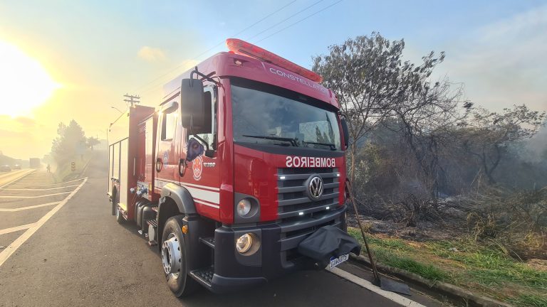 Caminhão pega fogo na rodovia Luiz de Queiroz em Piracicaba