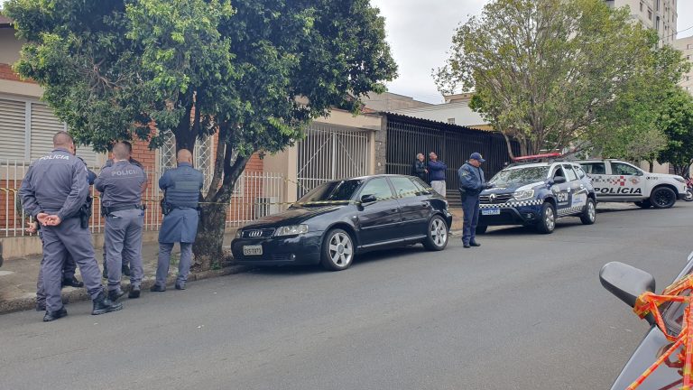 Homem é encontrado morto dentro de carro em Piracicaba