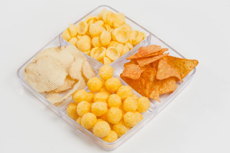 Comida ou veneno ? 98,8% dos ultraprocessados têm alto teor de sódio, gordura e aditivos químicos