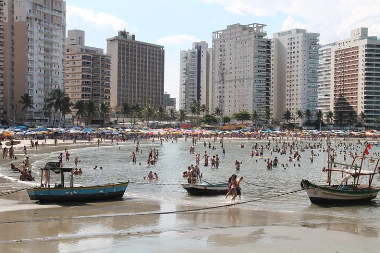 Praia de Guarujá vai contar com mutirão de limpeza