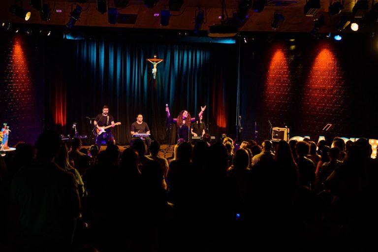 Música e fé: Guarujá celebra aniversário da Canção Nova