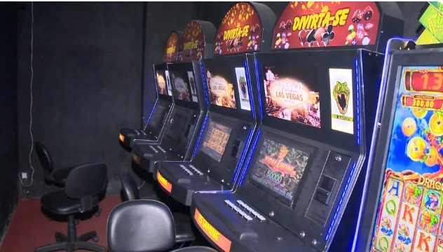 Mulher perde R$ 9 mil em cassino clandestino no Litoral