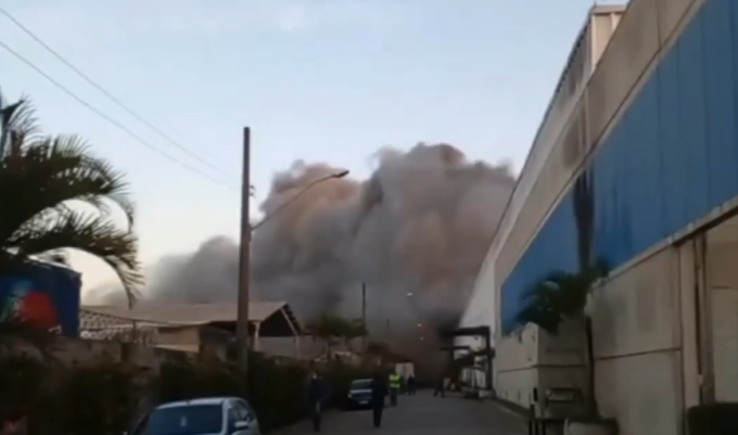 Incêndio atinge fábrica de autopeças em Jundiaí