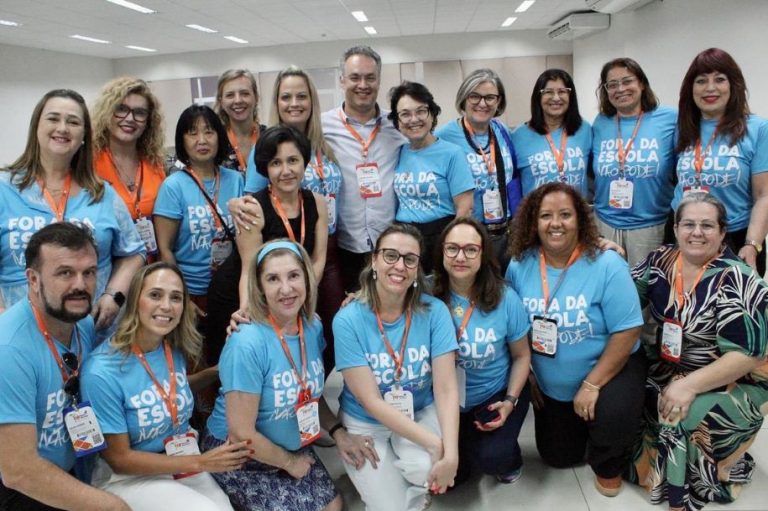 São Vicente promove formação continuada para profissionais da Educação