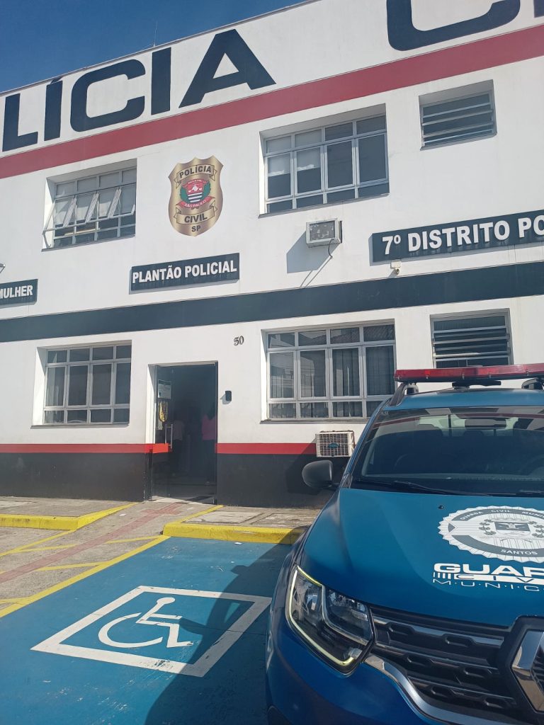 Jovem é preso ao cometer furto na orla de Santos