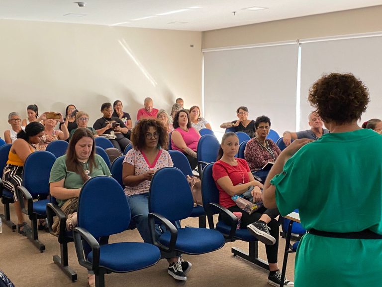 Bateroterapia é ensinada aos profissionais da saúde de Santos