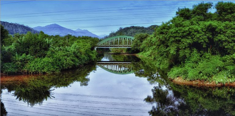 Casal morre durante passeio de barco, em Cubatão