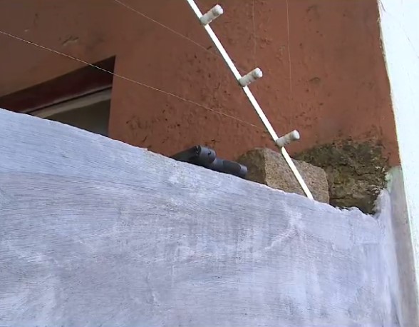 Hotel é assaltado em Campinas:  Repórter da  Thathi Record TV encontra arma que pode ser sido usada no crime