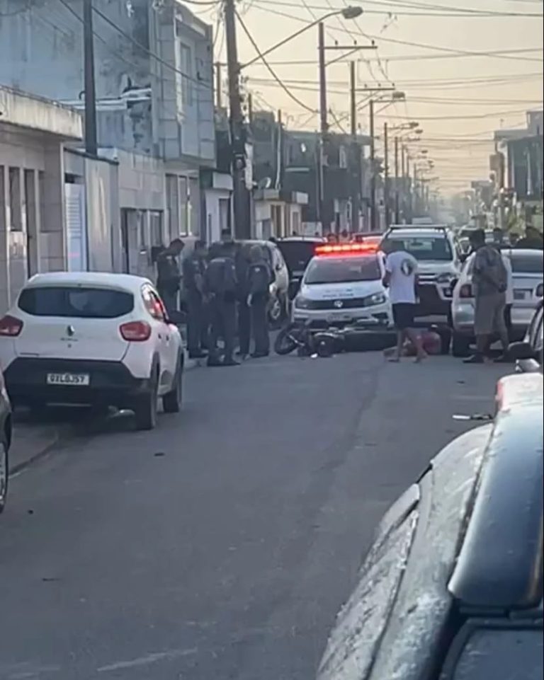 Motociclista sofre acidente após desobedecer ordem de parada da PM