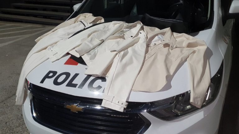 Trio é preso com R$ 5 mil em peças de roupas furtadas de shopping de luxo em Campinas