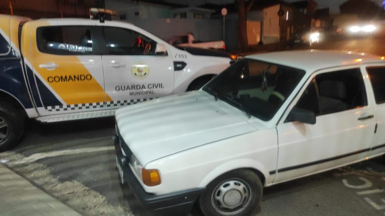 Sistema de monitoramento integrado ajudou a localizar o carro após ele ser identificado pelo proprietário em supermercado