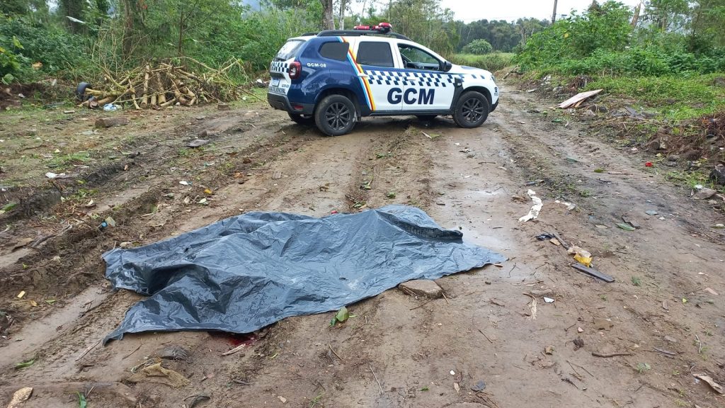 corpo encontrado com marcas de tiros em ubatuba