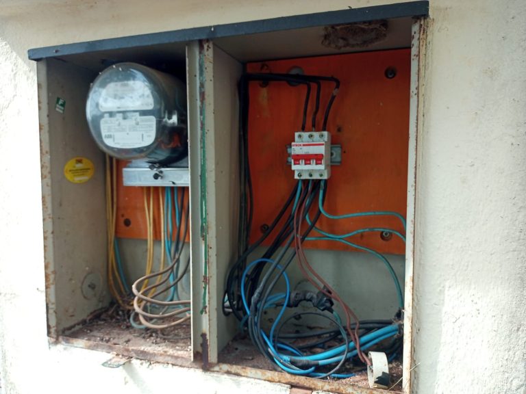 Bandidos furtam unidade de saúde e atendimento é interrompido