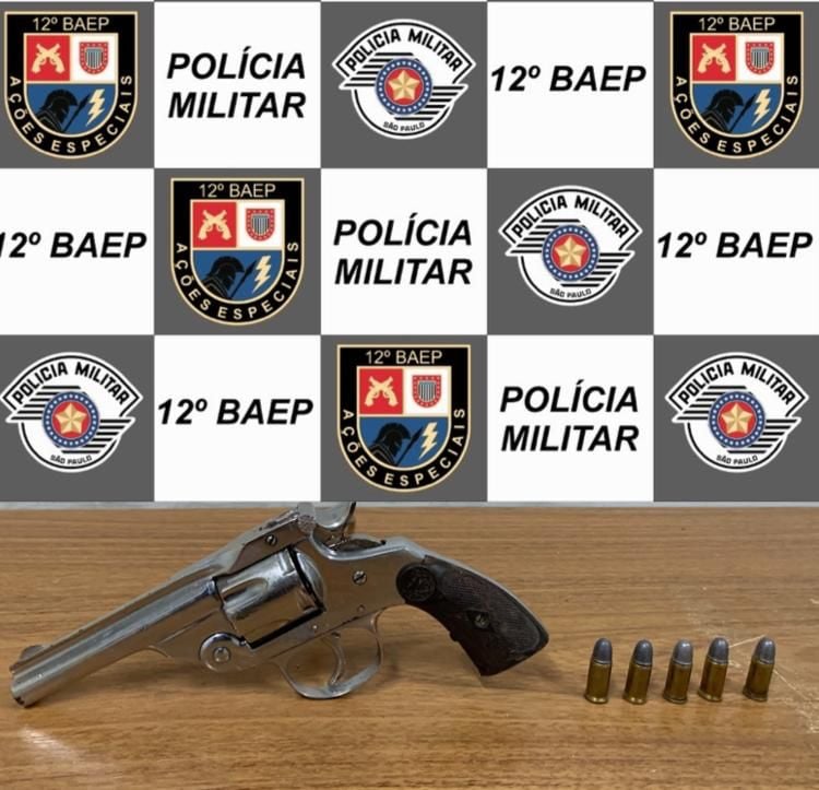 Homem é preso por posse ilegal de arma de fogo