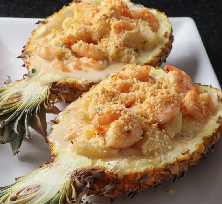 Aprenda a fazer camarão com abacaxi