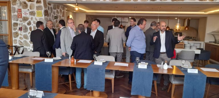 Lide Santos discute futuras ações no Porto de Santos