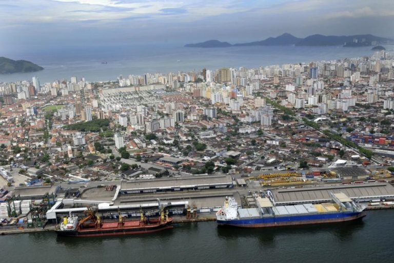 Curso gratuito leva ensinamento sobre a logística portuária de Santos