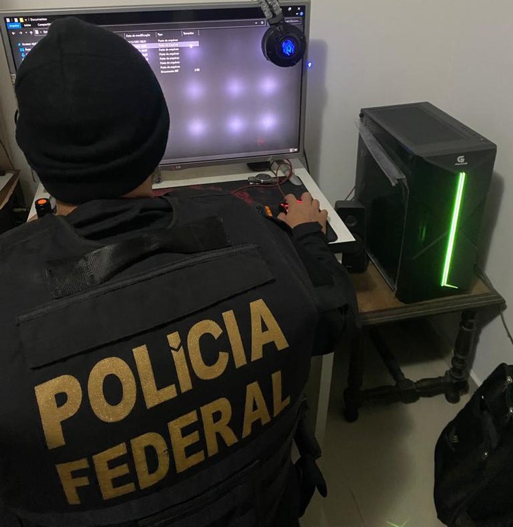 PF faz operação contra o tráfico internacional de drogas em cidades da Baixada Santista