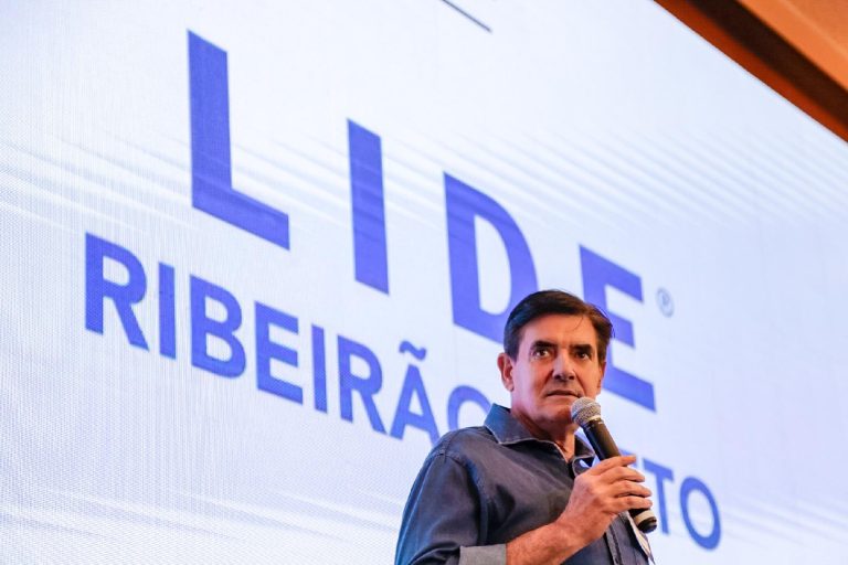 Prefeitura estuda parceria com ONG e empresários para transformar realidade de favelas