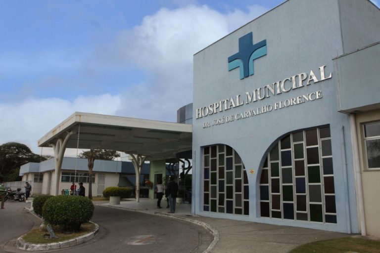 Hospital Municipal de SJC - mulher agride funcionária