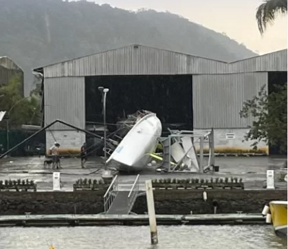 Marina é devastada após forte chuva e vento no Guarujá