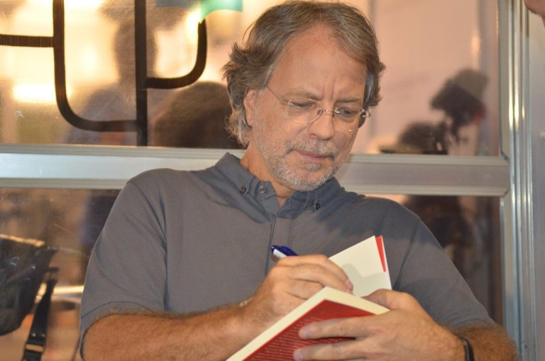 Quarta é dia de Mia Couto na Feira Internacional do Livro