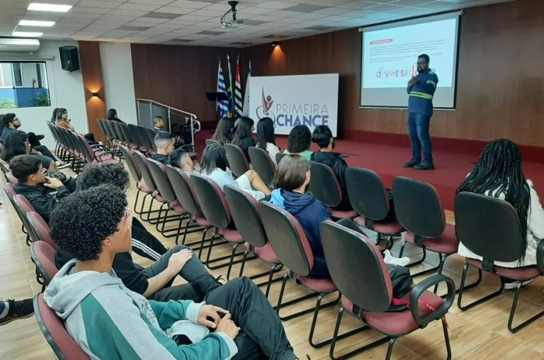 Programa de auxílio aos jovens abre inscrições para 40 vagas nesta segunda