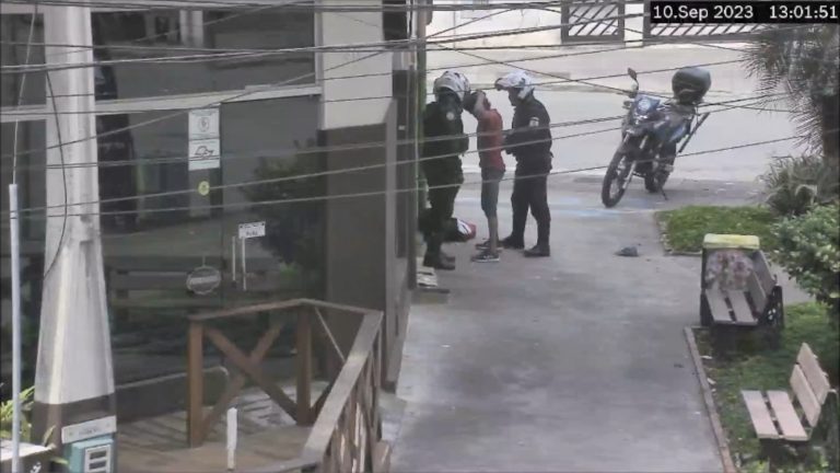 Câmeras de Santos flagram ocorrências de furtos e homens são presos
