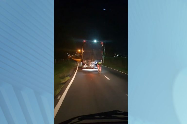 ”Pegar rabeira” pode causar acidente e até terminar em morte