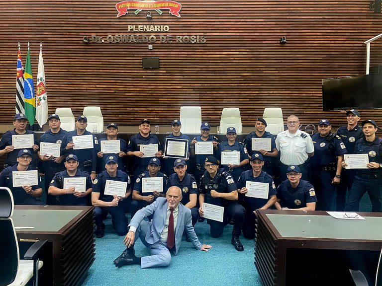 Câmara de Santos promove homenagem ao Grupamento Ambiental da GCM