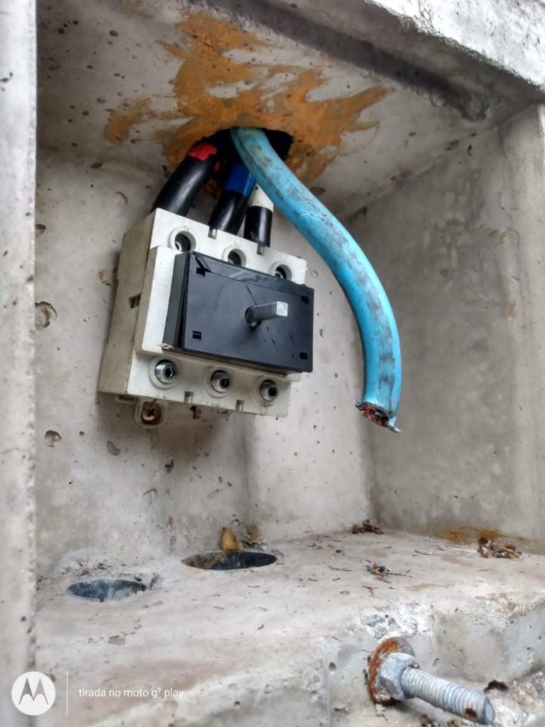 Homem é flagrado furtando relógio de energia em Campinas