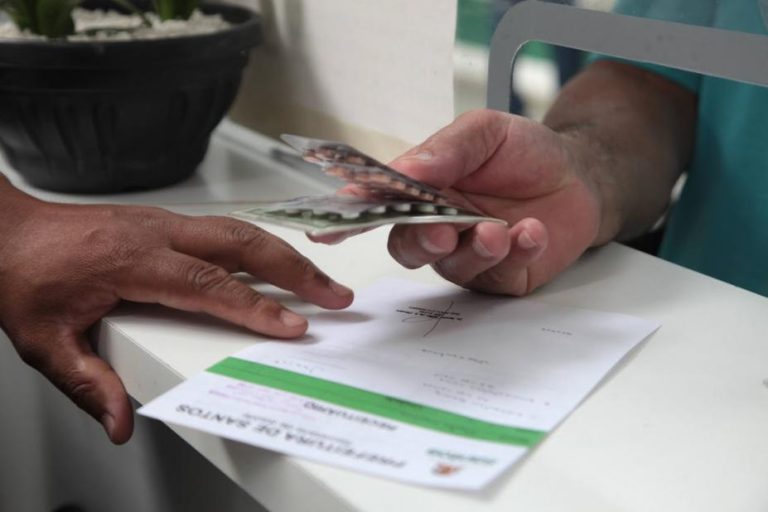 Novo sistema para a entrega de medicamentos é implantado em Santos