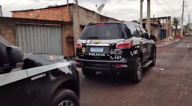 Polícia Civil prende dois suspeitos por roubo de carga