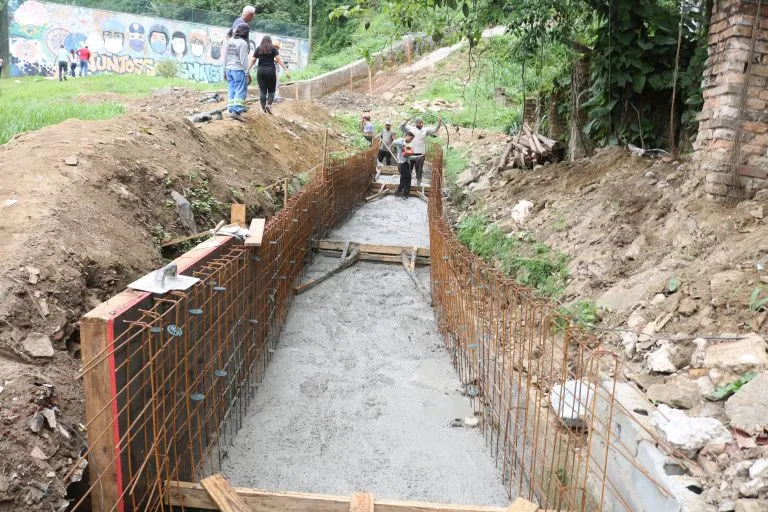 Escadaria de morro de Santos entra na reta final de obras