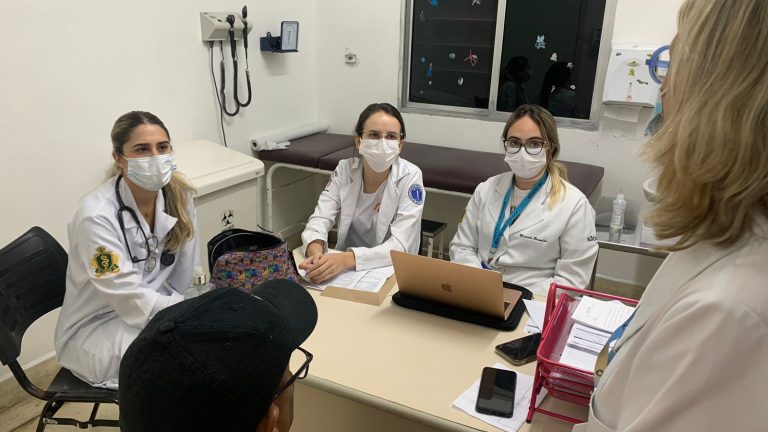 Cubatão realiza projeto pioneiro de atendimento noturno na UBS