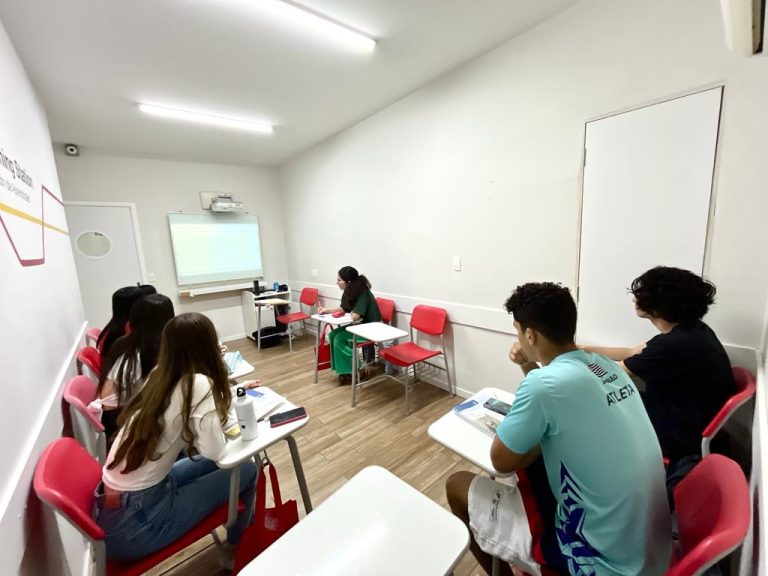 Além do inglês, saiba porque falar espanhol é importante