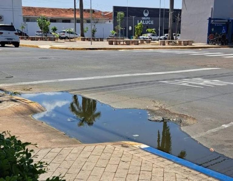 Moradora próxima à Santa Casa de Araçatuba cobra melhorias e alerta para problemas de acúmulo de água