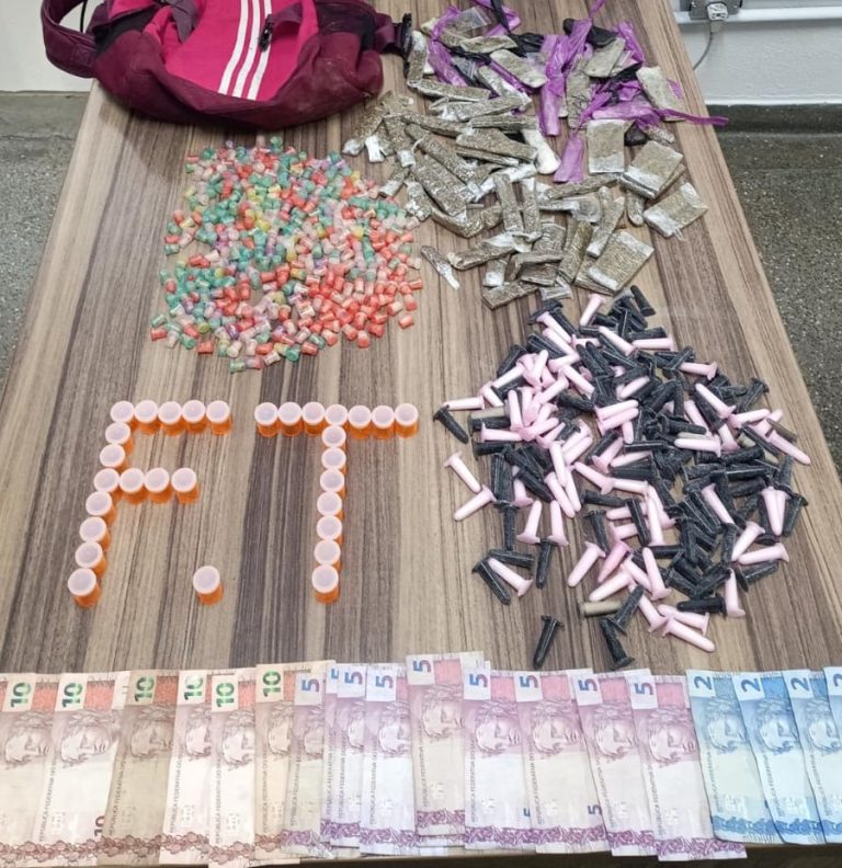 Dois homens são presos por tráfico de drogas em São Sebastião