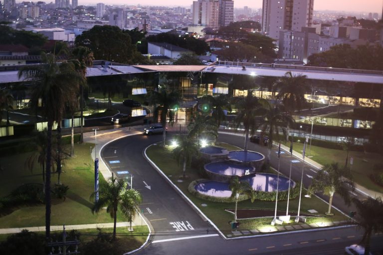 Sanasa abre os portões para marcar a chegada da privamera