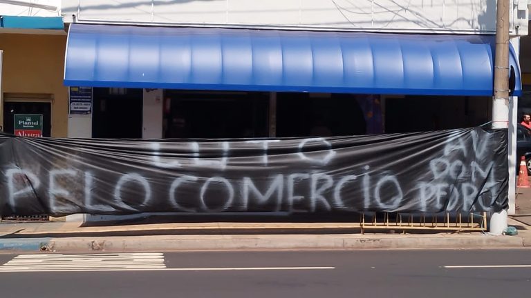 Carga e descarga: Apesar de negociação, comerciantes da D.Pedro sentem-se prejudicados